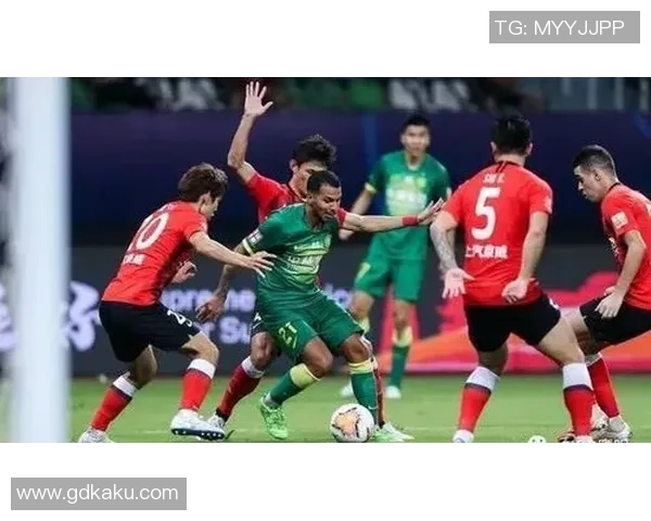 成都与武汉足球队赛后复盘分析精彩配合与战术执行的关键因素